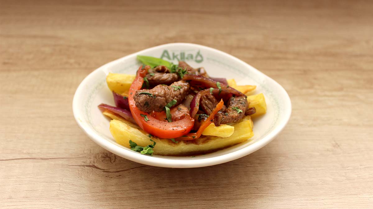 Lomo saltado de Aklla